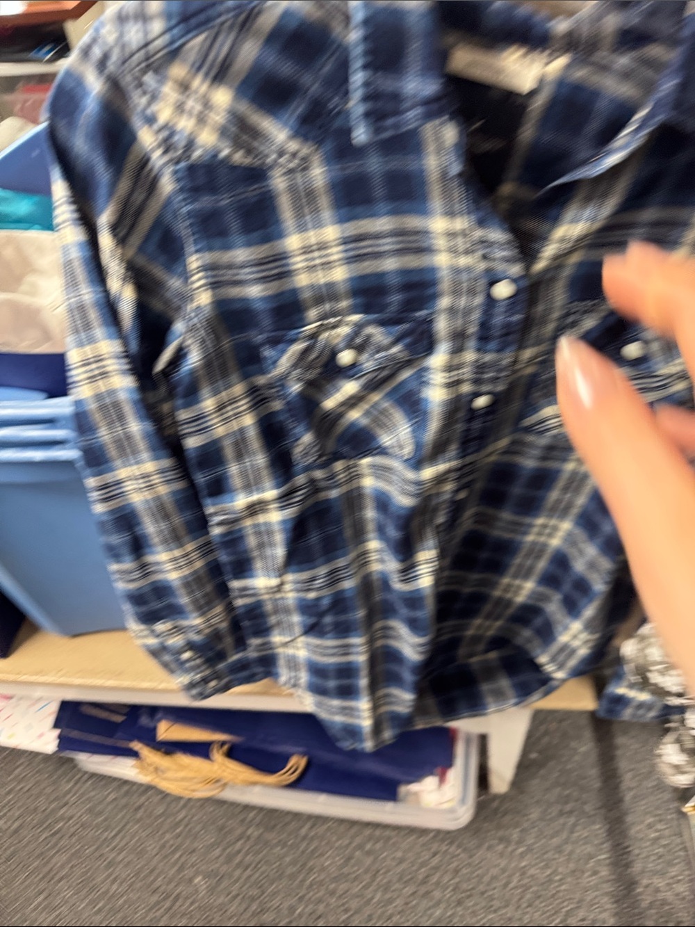 American eagle plaid boyfriend fit button down S // 083026